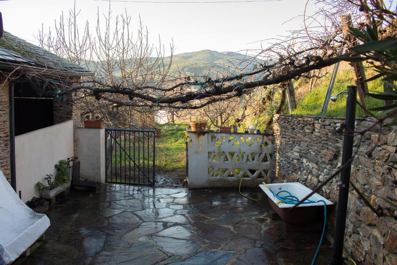 Casa Castane Vendégház Puente de Domingo Florez Kültér fotó