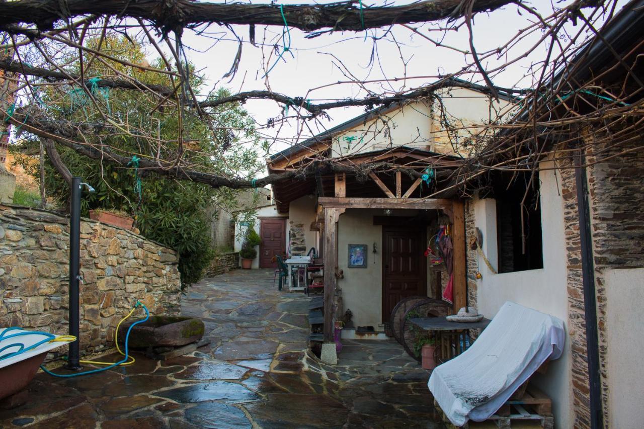 Casa Castane Vendégház Puente de Domingo Florez Kültér fotó